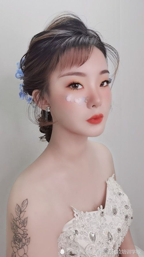 漂亮的鲜花新娘造型来自济南化妆培训学校